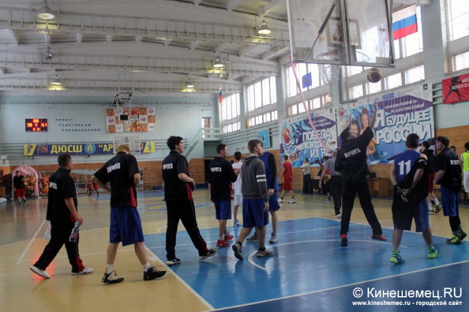 Баскетбольный турнир среди мужчин прошёл в минувшие выходные фото 39