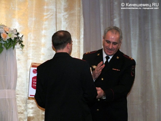 Полицейские отметили профессиональный праздник фото 8