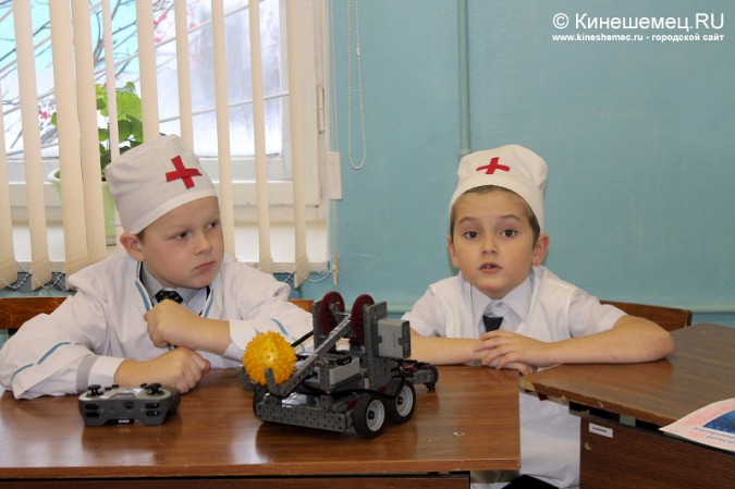 Роботов стоматолога, полицейского и эколога сконструировали в Кинешме фото 4