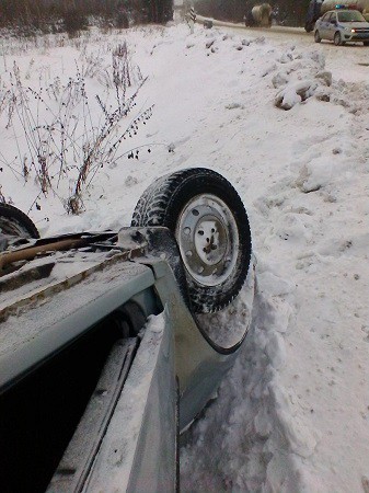 В Ивановской области перевернулся автомобиль фото 3
