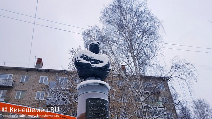 В Кинешме осквернили памятник маршалу Василевскому фото 2