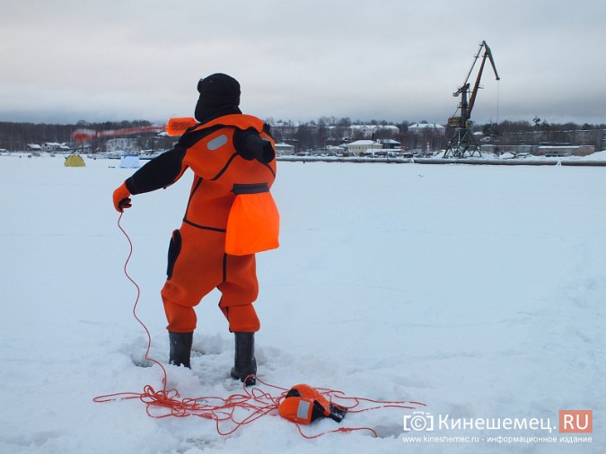 Спасатели провели показательные учения в Кинешме фото 5