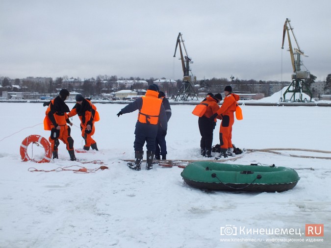 Спасатели провели показательные учения в Кинешме фото 2