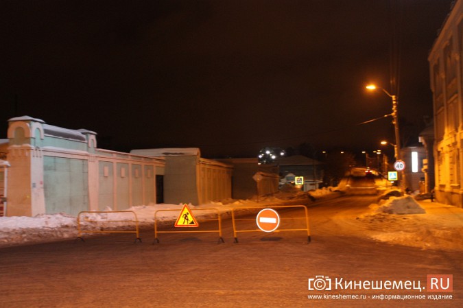 С Никольского моста вывезли 400 «кубов» снега фото 2