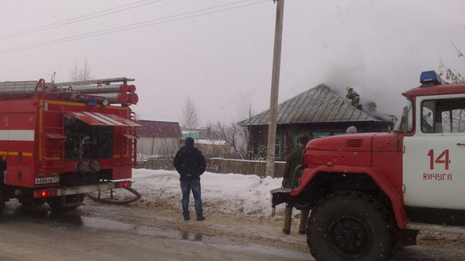 В Вичуге пожарные вынесли из огня мужчину фото 6