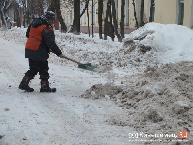 Часть улицы Советской очистили от снега фото 3
