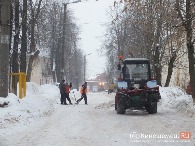 Часть улицы Советской очистили от снега фото 2