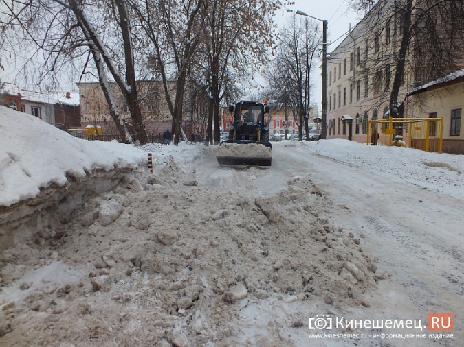 Часть улицы Советской очистили от снега фото 7