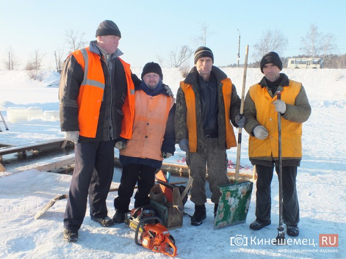 На Кинешемке появился большой ледяной крест фото 5
