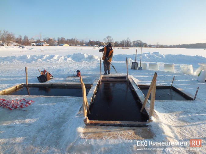 На Кинешемке появился большой ледяной крест фото 3