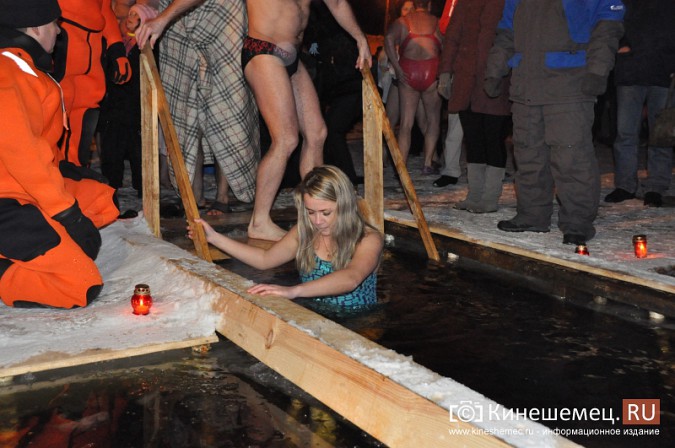 В Кинешме состоялись крещенские купания фото 21