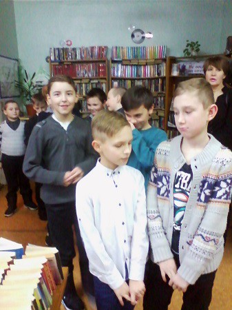 Дети играли с Винни-Пухом фото 19