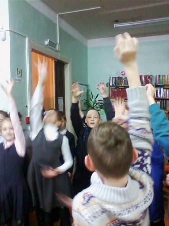 Дети играли с Винни-Пухом фото 24