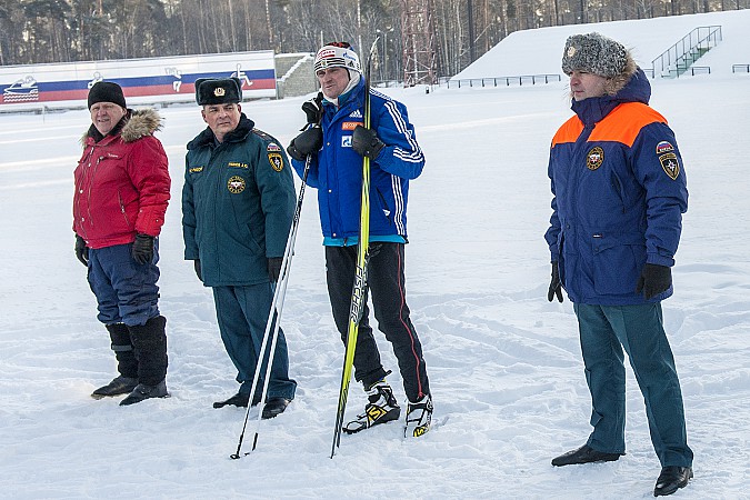 Спасатели региона соревновались на лыжных трассах в Кинешме фото 2