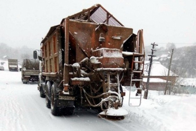 Снегопад парализовал движение на выезде из Кинешмы в Нижний Новгород фото 5