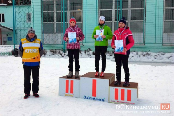 Лыжники из спортивных школ Ивановской области соревновались в кинешемском парке фото 9