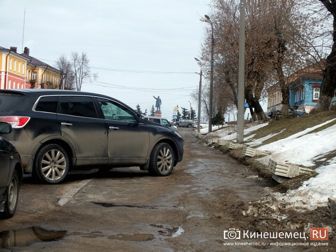В Кинешме инициативу Владимира Путина и ОНФ направят на ремонт тротуара у администрации фото 7