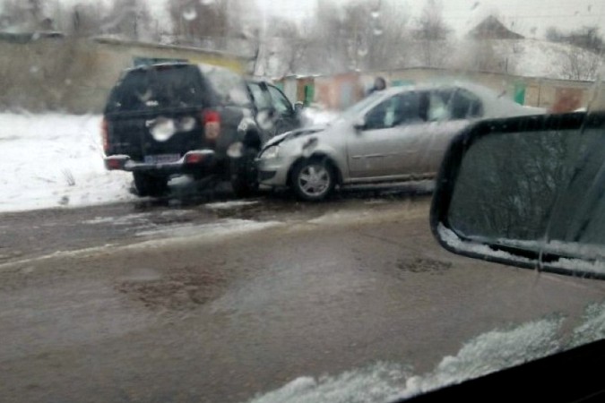 Снегопад стал причиной нескольких ДТП на улицах Кинешмы фото 5