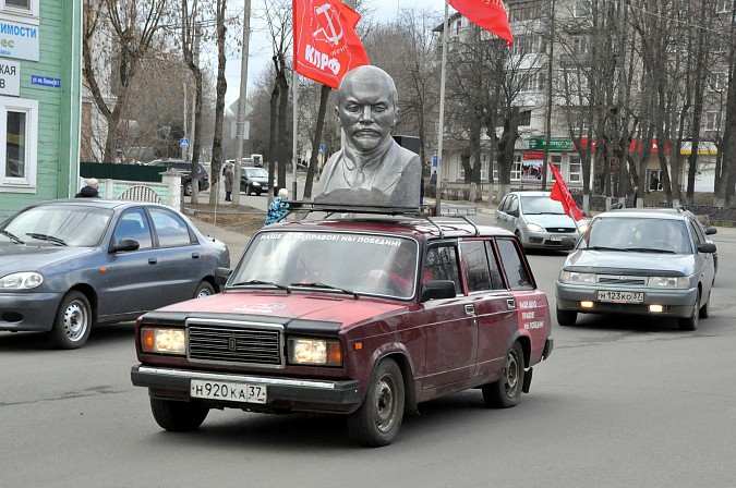 По улицам Кинешмы проехал Ленин фото 3