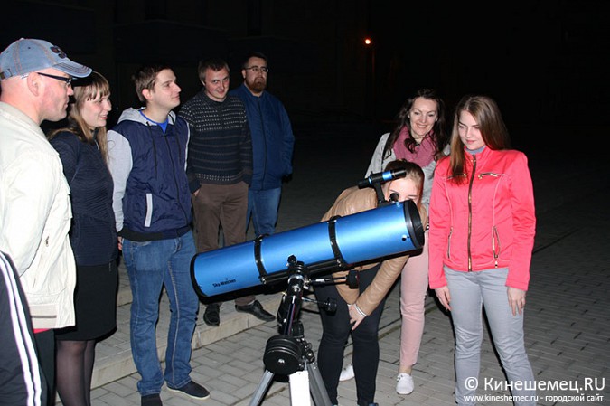 Кинешемцы посмотрели на Луну в телескоп фото 11