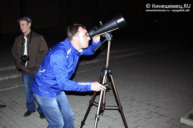 Кинешемцы посмотрели на Луну в телескоп фото 3