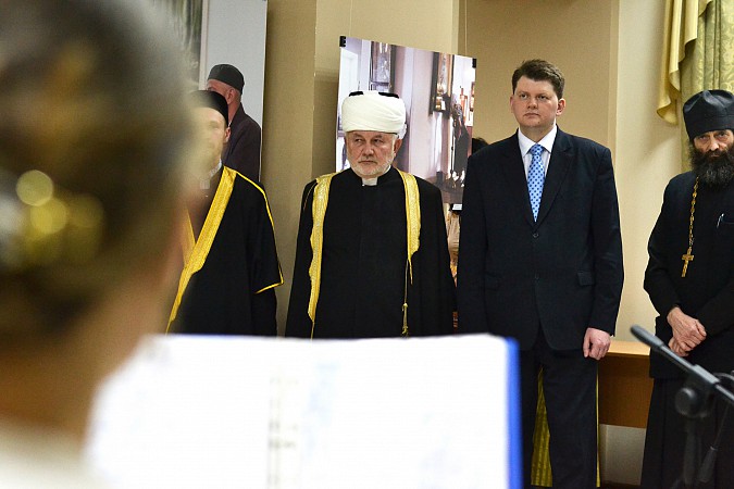 В Иванове прошла выставка кинешемского фотографа «Через веру к миру» фото 4