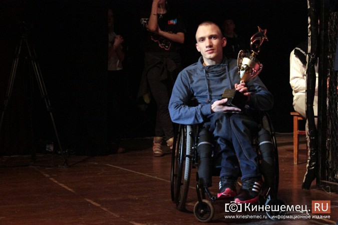 Сильнейшие бойцы ММА дрались на сцене Кинешемского театра фото 16