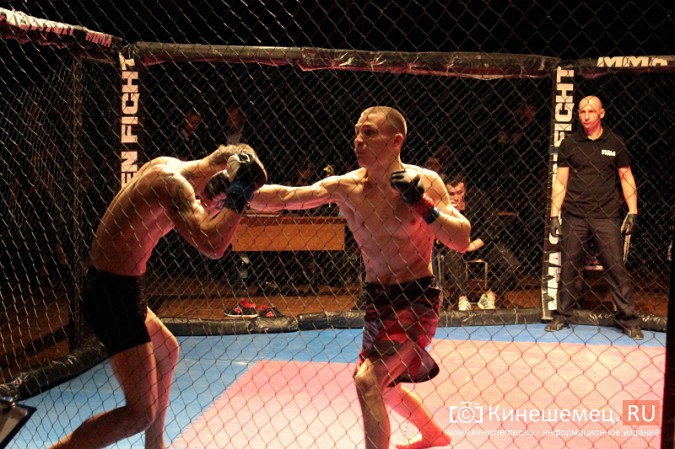 Сильнейшие бойцы ММА дрались на сцене Кинешемского театра фото 7