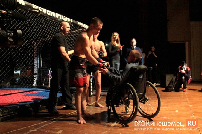 Сильнейшие бойцы ММА дрались на сцене Кинешемского театра фото 8