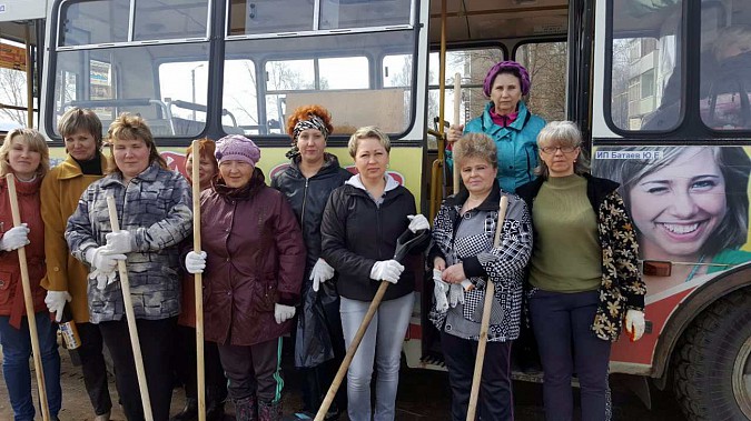 Кинешемские перевозчики вышли на субботник фото 4