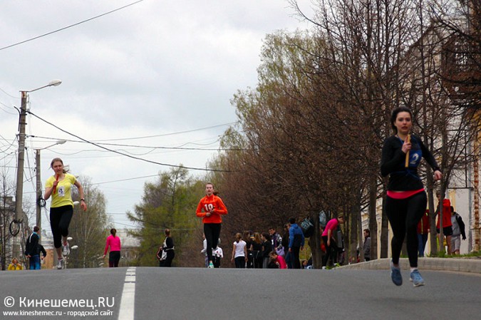 В Кинешме прошла традиционная легкоатлетическая эстафета фото 25