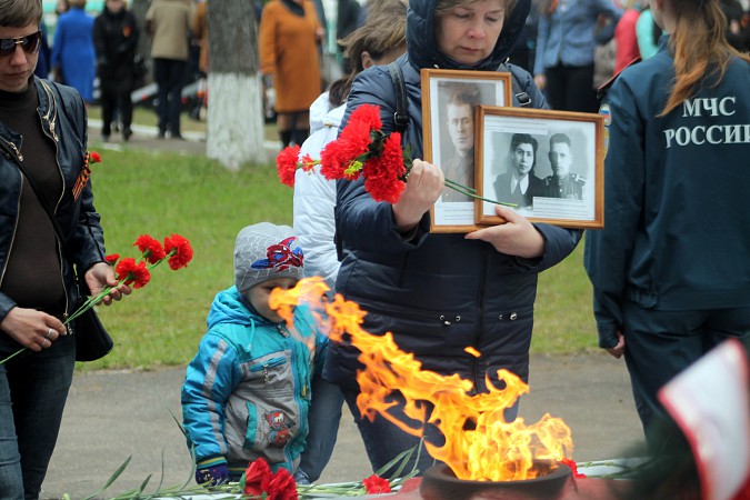 Накануне 9 мая на кинешемских кладбищах прошли гражданские панихиды фото 24