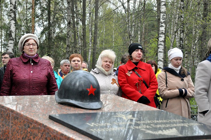 Накануне 9 мая на кинешемских кладбищах прошли гражданские панихиды фото 2