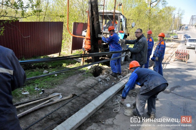 В Кинешме водитель «Лады» протаранил три железобетонных столба фото 4