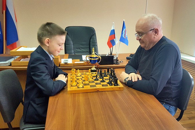 Шахматная партия Ивана Тепикина и Виктора Кованова