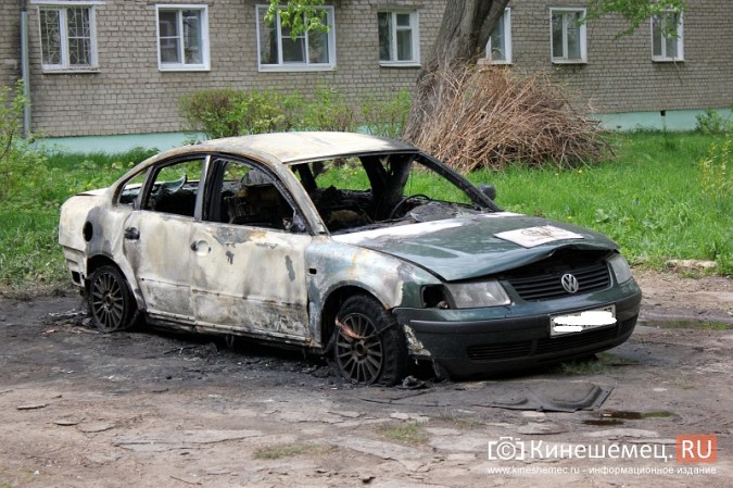 В Кинешме сгорели два автомобиля фото 2