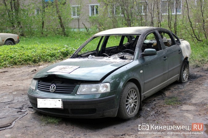 В Кинешме сгорели два автомобиля фото 4