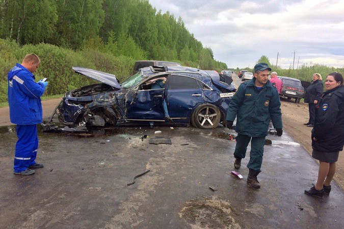 На трассе Кинешма-Иваново водитель "Инфинити" вылетел из перевернувшейся машины и погиб фото 3