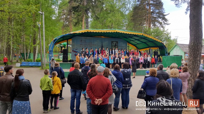 Детский хор Кинешмы поразил исполнением легендарной песни о Волге фото 9