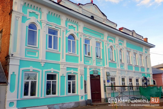 Здание районной администрации украсило центр Кинешмы фото 3