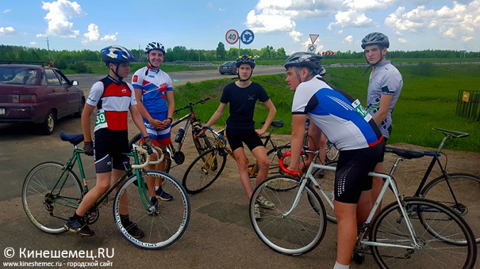 В Кинешемском и Заволжском районах соревновались велогонщики фото 12