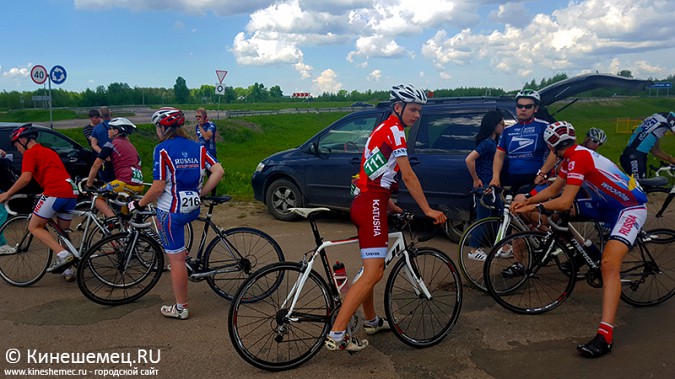 В Кинешемском и Заволжском районах соревновались велогонщики фото 11