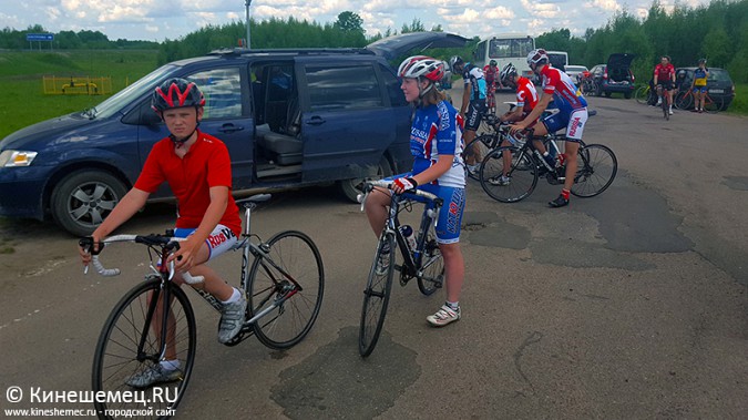 В Кинешемском и Заволжском районах соревновались велогонщики фото 14