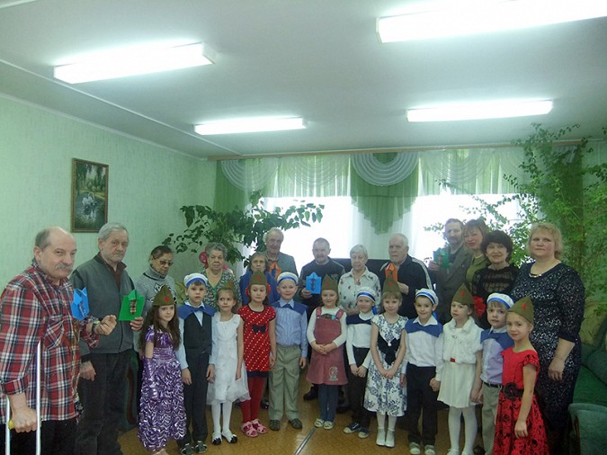 Дошкольники поздравили ветеранов с Днём защитника Отечества в Кинешме фото 8