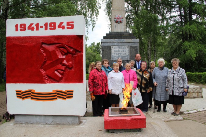 Кинешемцы вышли к памятным знакам в День памяти и скорби фото 11