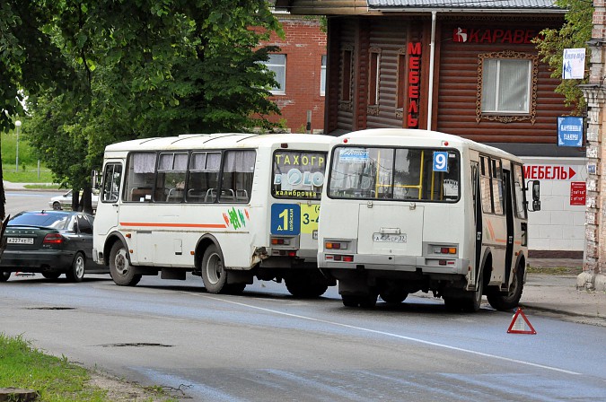 В центре Кинешмы столкнулись два автобуса фото 2