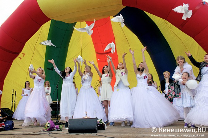 В Кинешме прошел благотворительный марафон «Бегущая невеста» фото 32