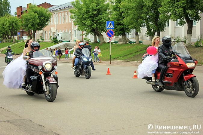 В Кинешме прошел благотворительный марафон «Бегущая невеста» фото 3