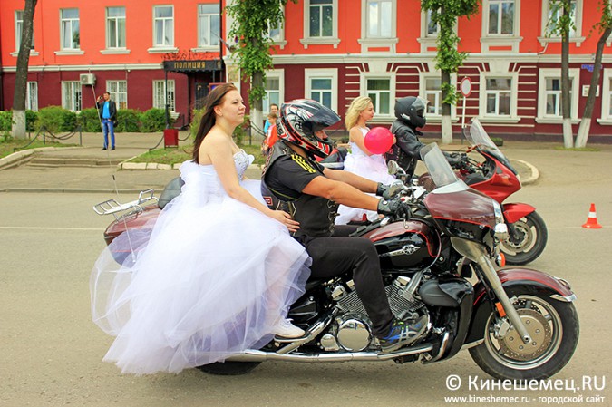 В Кинешме прошел благотворительный марафон «Бегущая невеста» фото 2