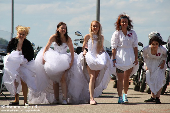 В Кинешме прошел благотворительный марафон «Бегущая невеста» фото 42